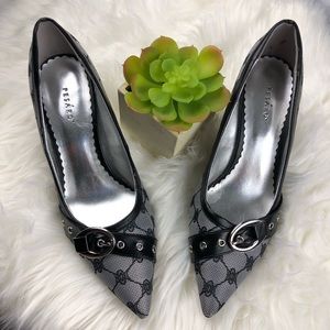 Veronica Pesáro Belt Heels